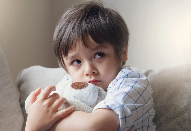 Trẻ Hay Thu Mình, Ít Giao Tiếp, Dấu Hiệu Trầm Cảm